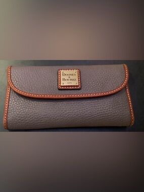 Dooney & Bourke Pebble Grain Continental Clutch
